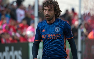 龙珠电竞动态-埃拉图恩赛后拥抱对手显风度