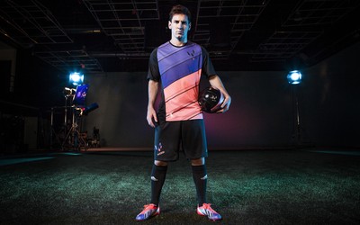 龙珠电竞热议-奥蓬达研究对手录像至深夜